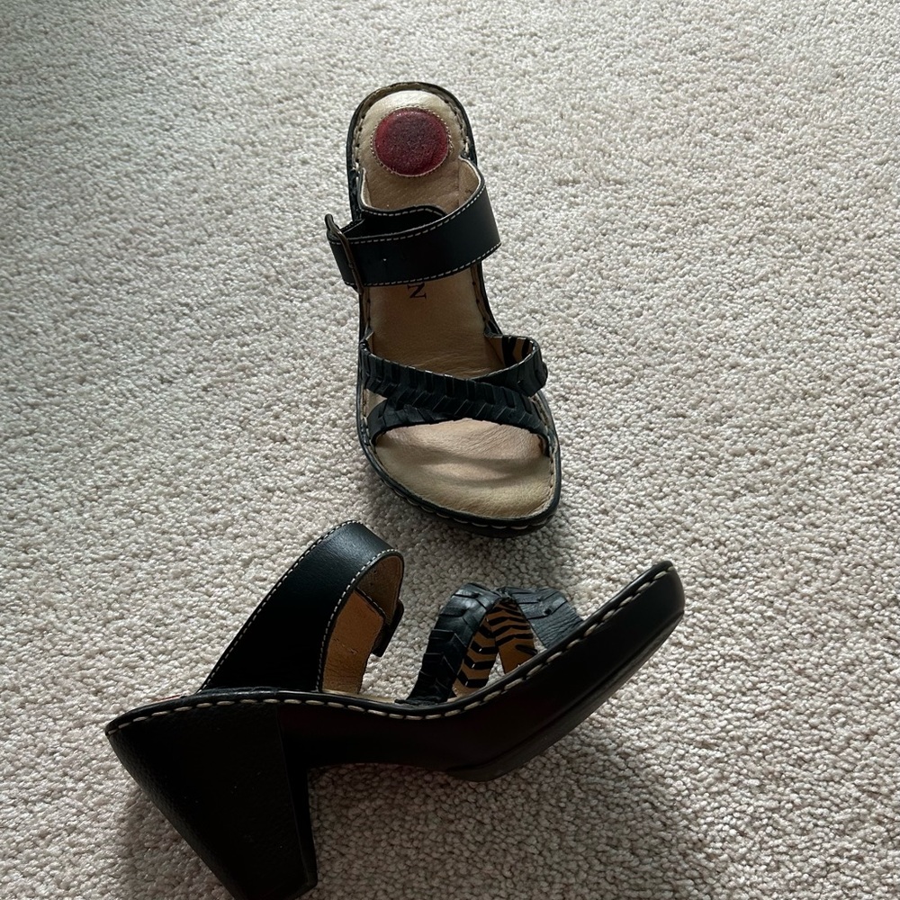 Lassen  Black Leather Women's Heeled Sandals